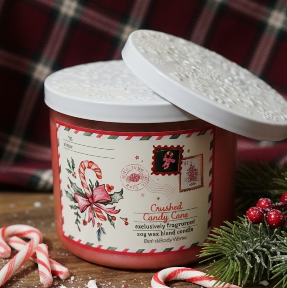 Bath & Body Works Crushed Candy Cane Candle - Red and White